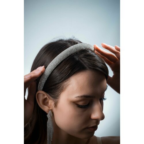 Ободок для волос женский со стразами серебряный 1.8 см